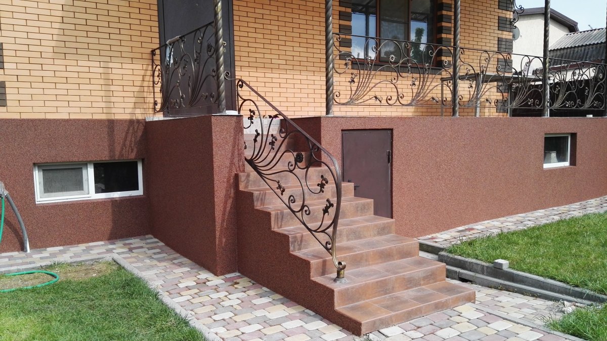 Отделка фасада штукатуркой