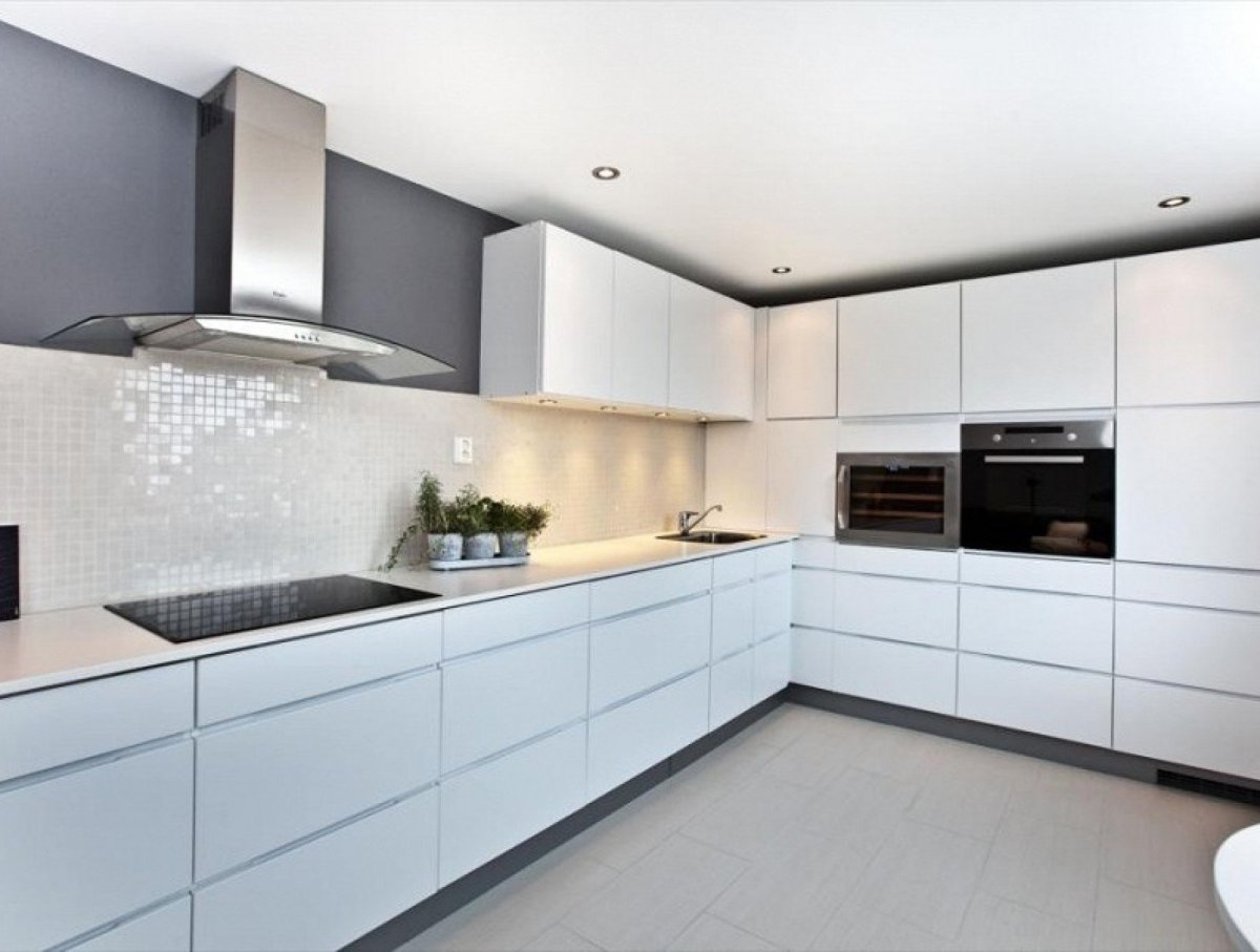 Стильная серая кухня