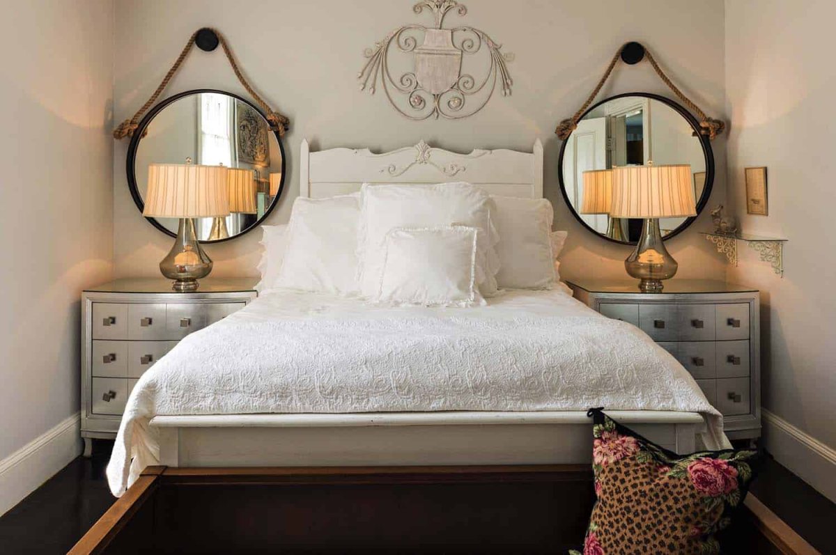 Зеркальное панно на стену в спальню