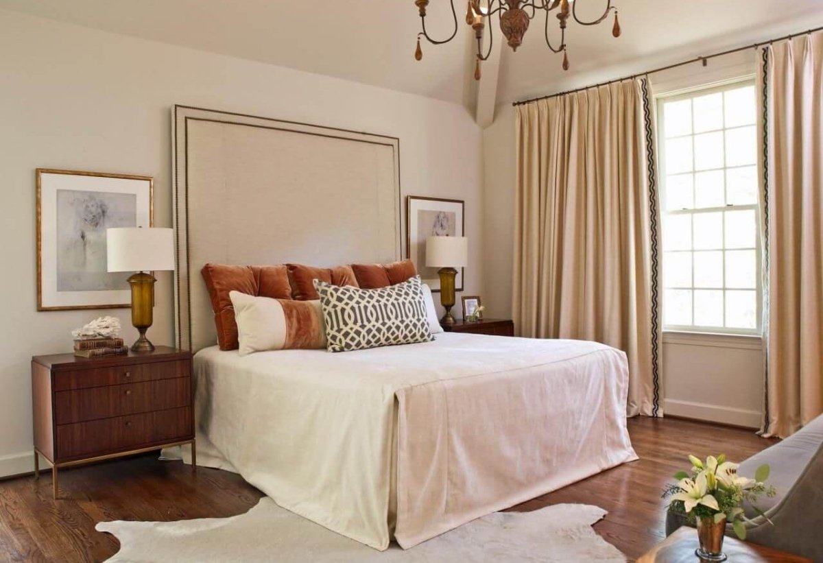 Спальня в бежевых тонах