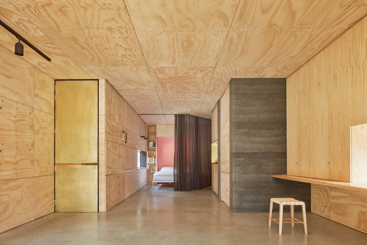 Фанера на стены