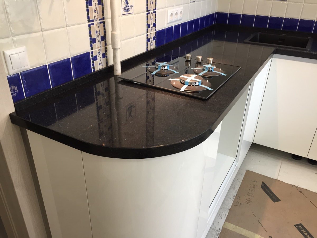 Угловая столешница