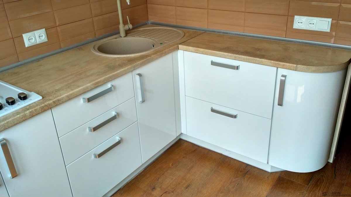 Угловая столешница для кухни