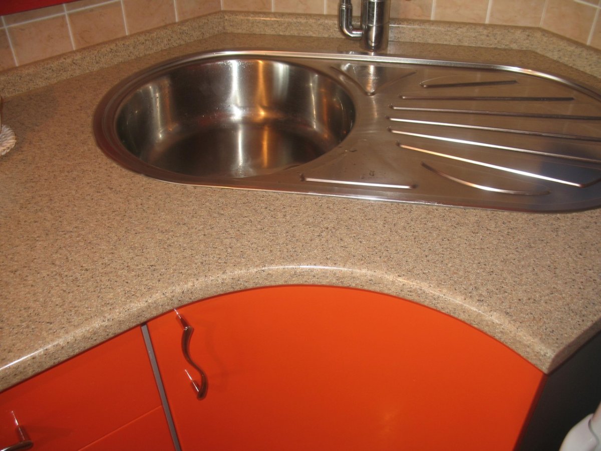 Угловая столешница для кухни