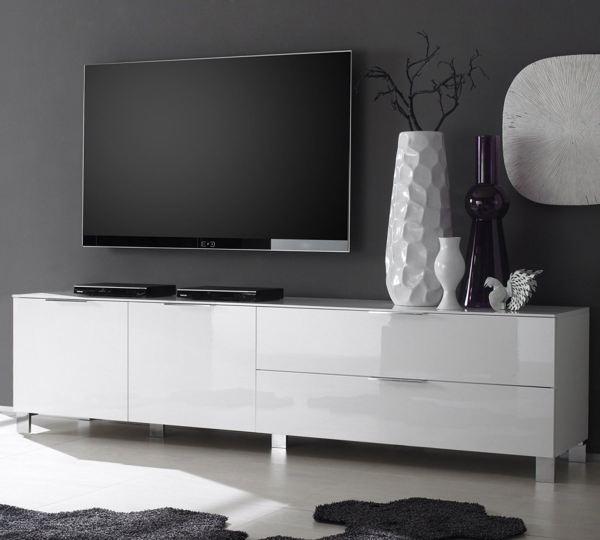 Ламинат на стену под телевизор