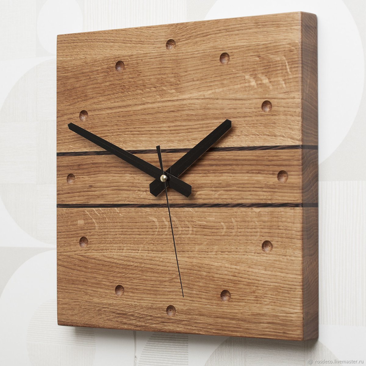 Квадратные настенные часы