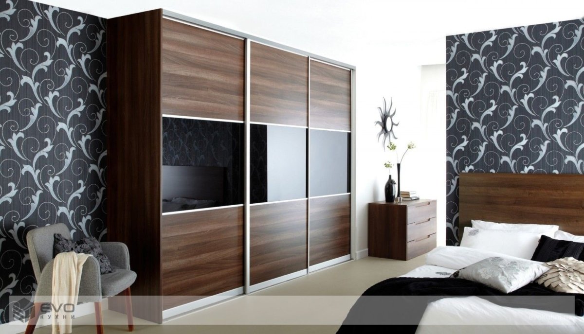 Шкаф в комнату