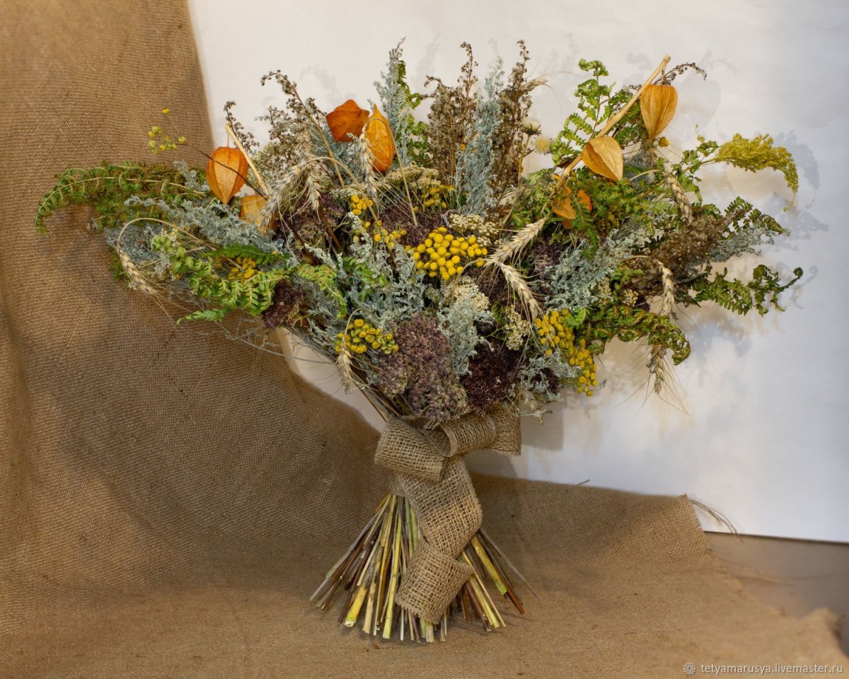Композиции из сухоцветов