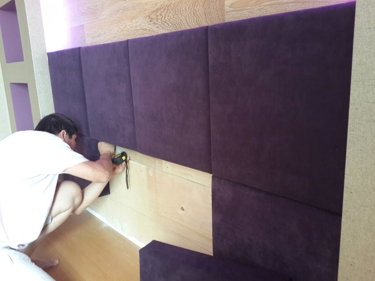 Как крепить мягкие панели к стене