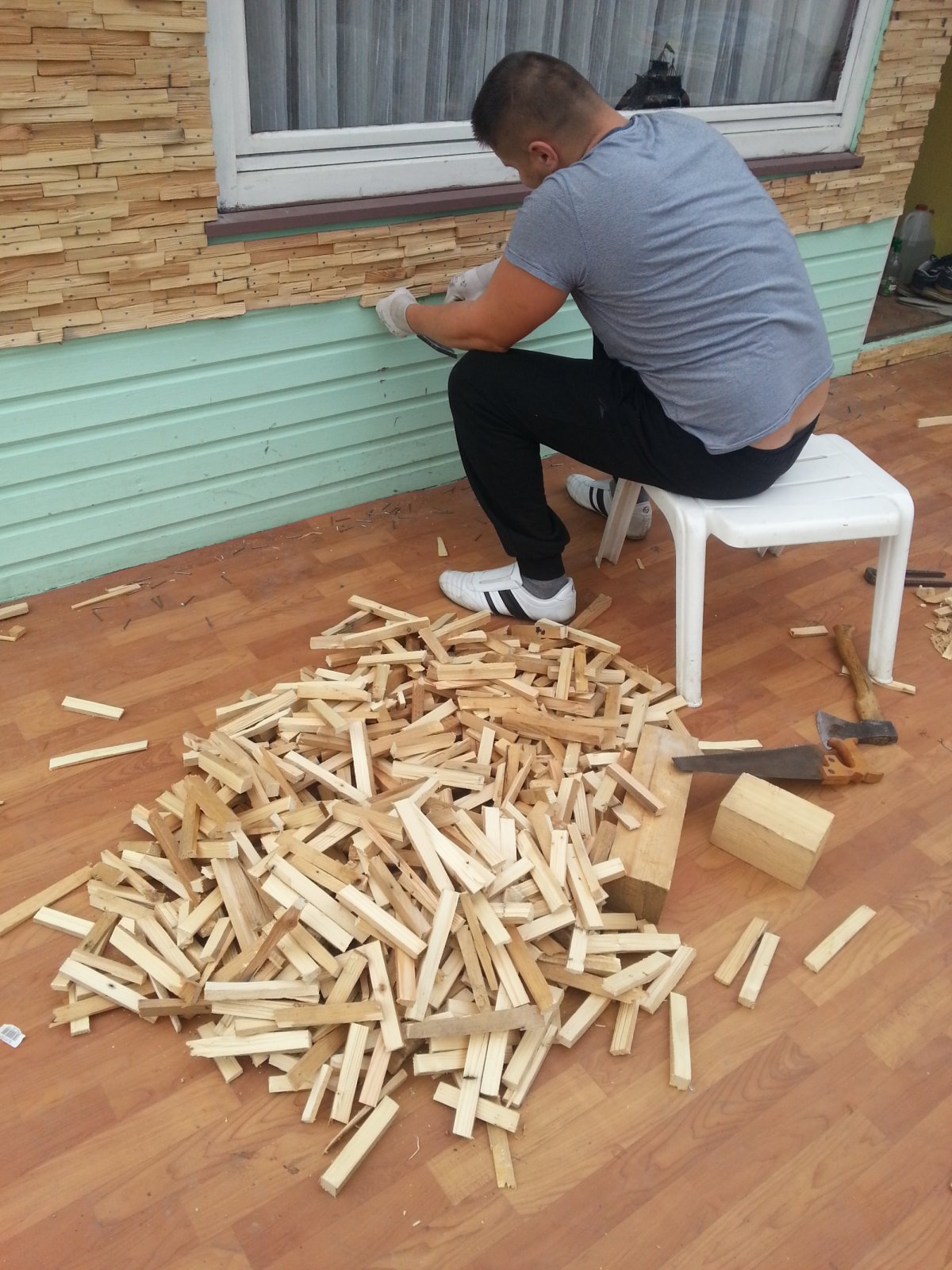 Деревянные бруски на стену