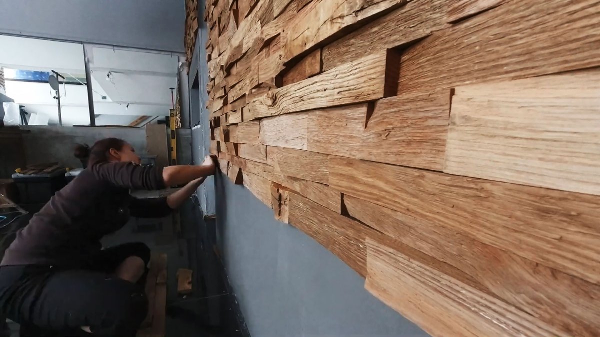 Стена из дерева