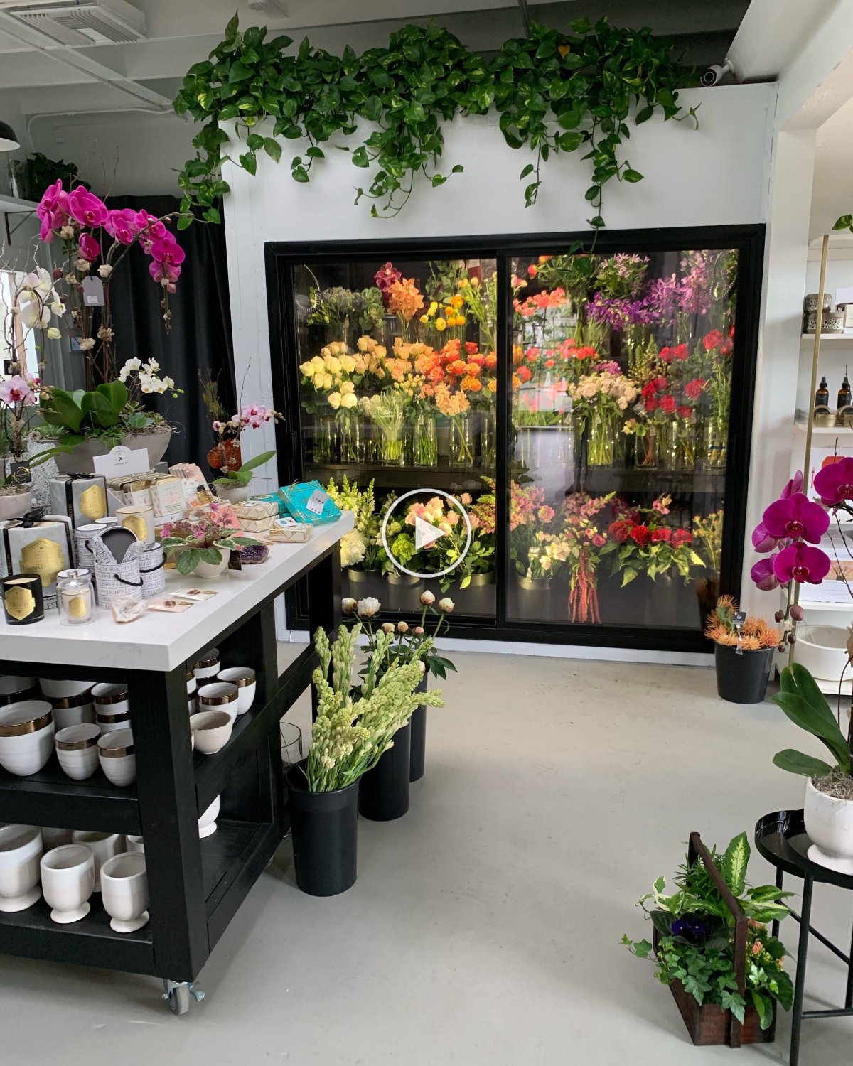Интерьер салона цветов