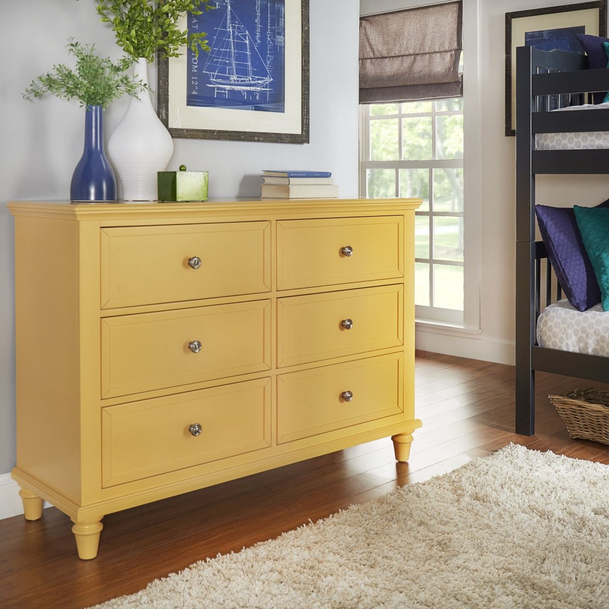 Желтый комод в интерьере