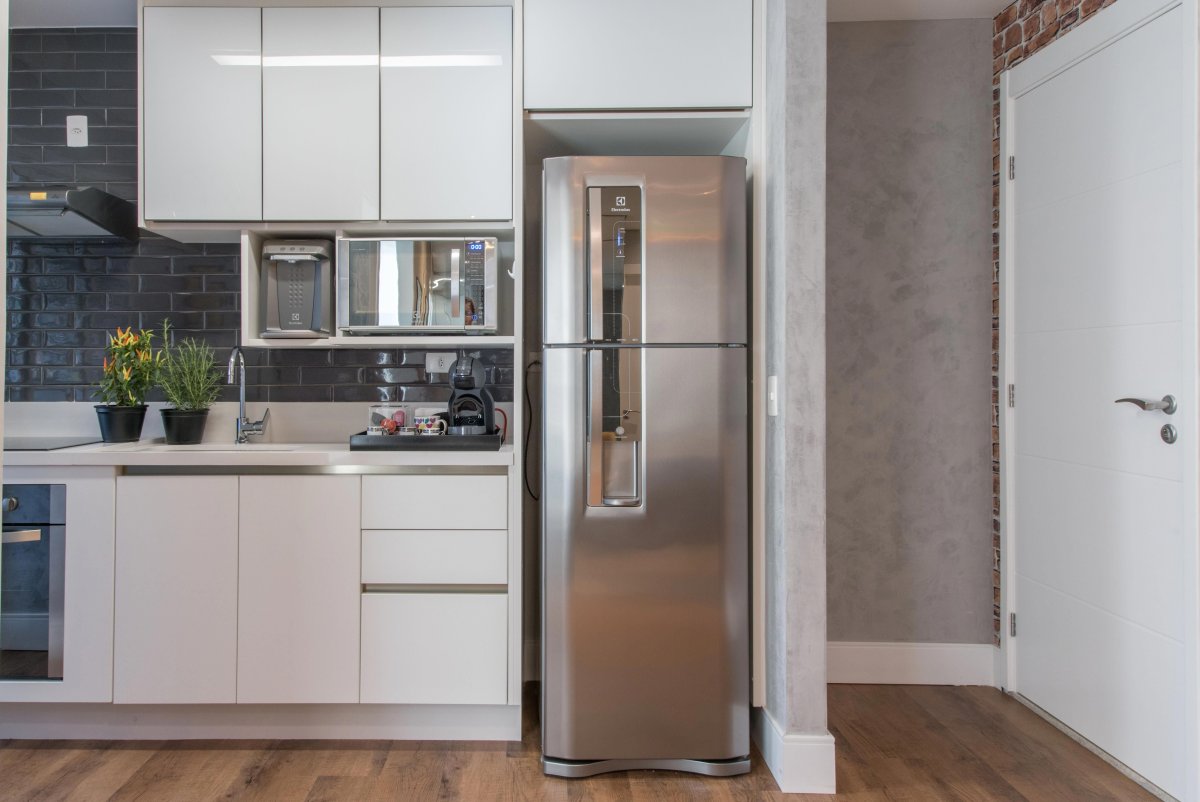 Холодильник до потолка
