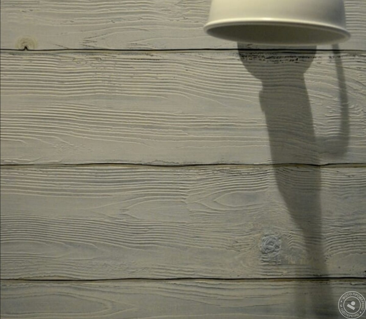 Декоративная штукатурка под дерево в интерьере