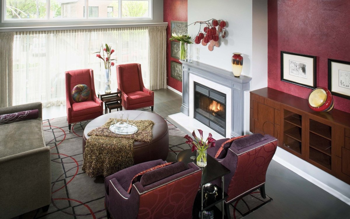 Сочетание цветов с бордовым в интерьере