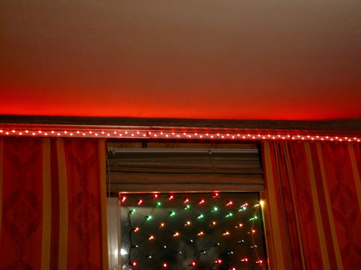 Контурная подсветка потолка