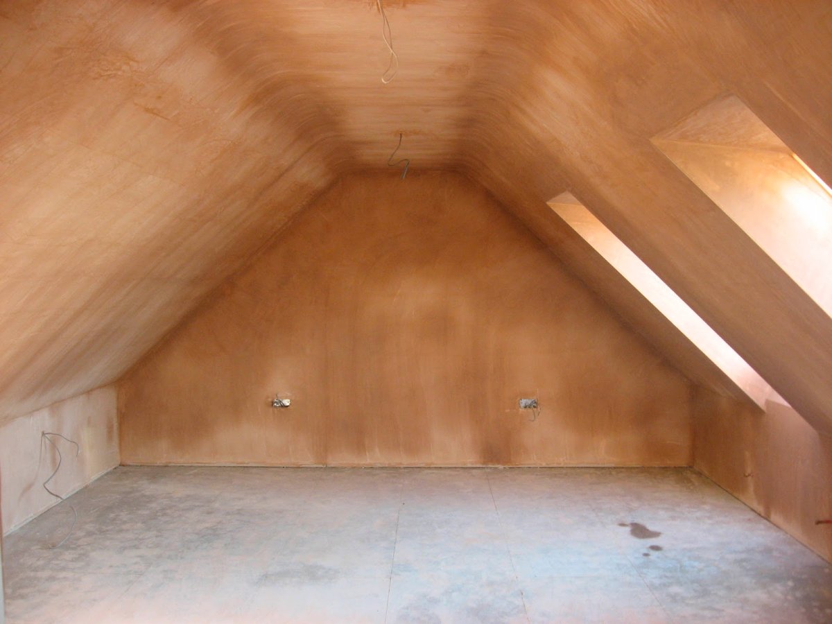 Отделка стен мансарды