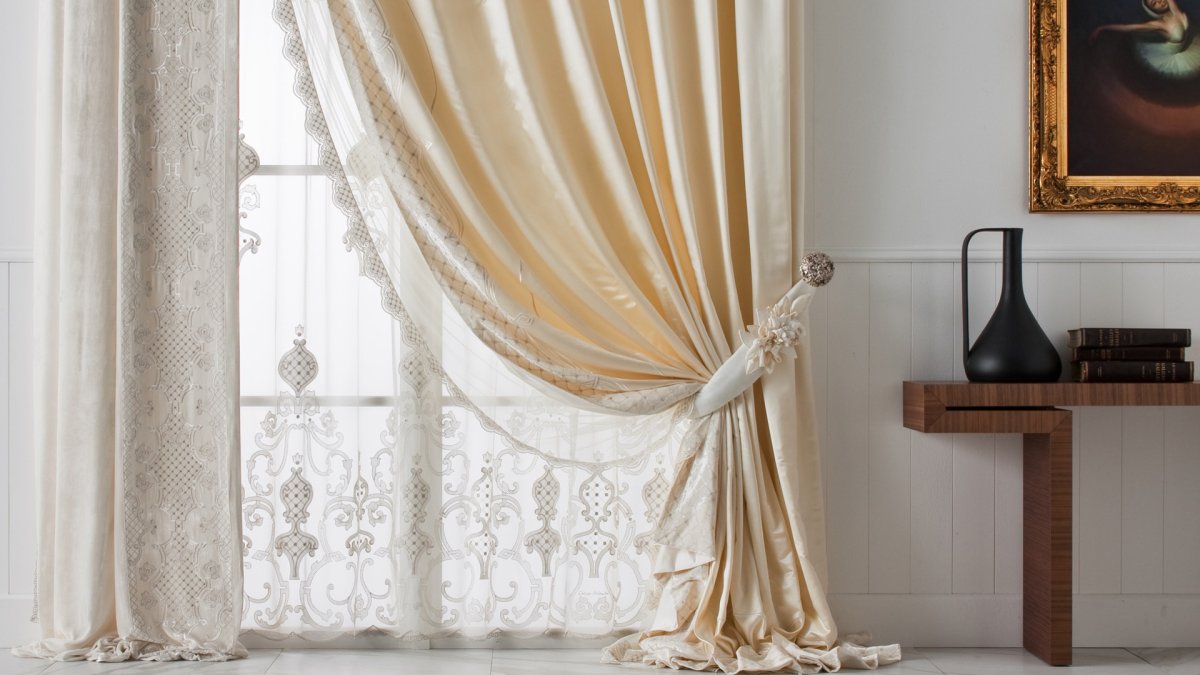 Спальня в золотистых тонах