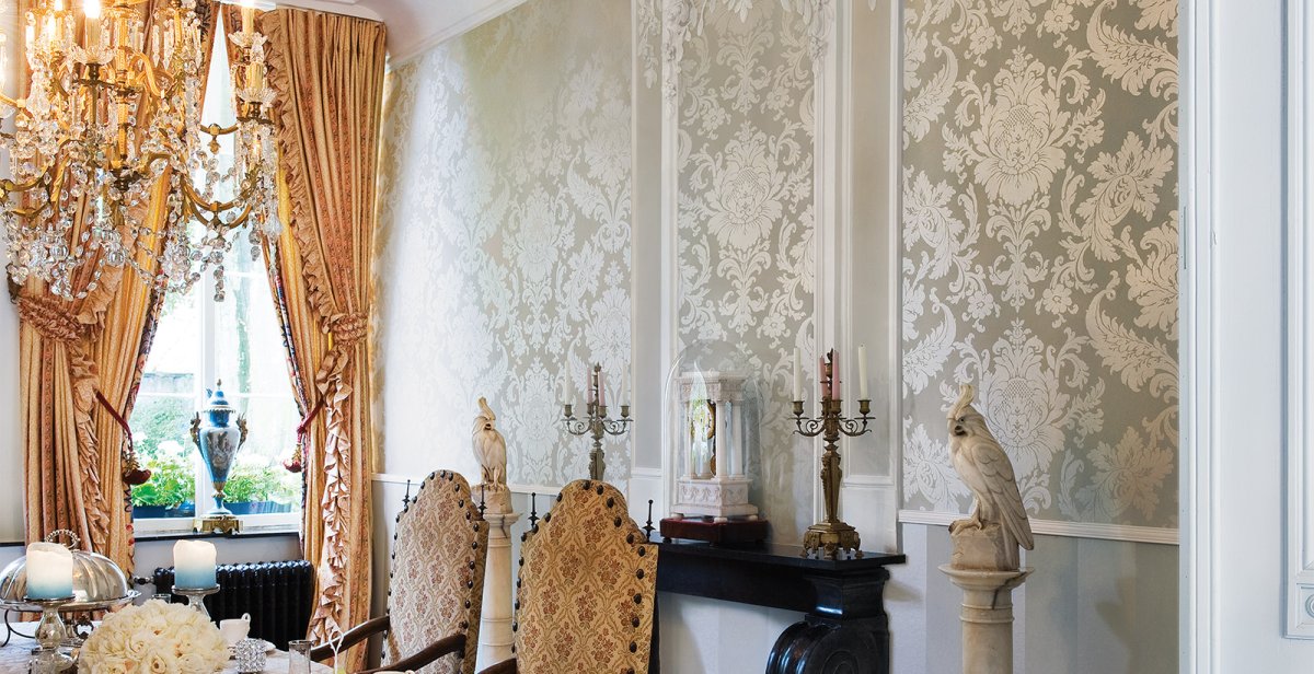 Парча с золотыми узорами