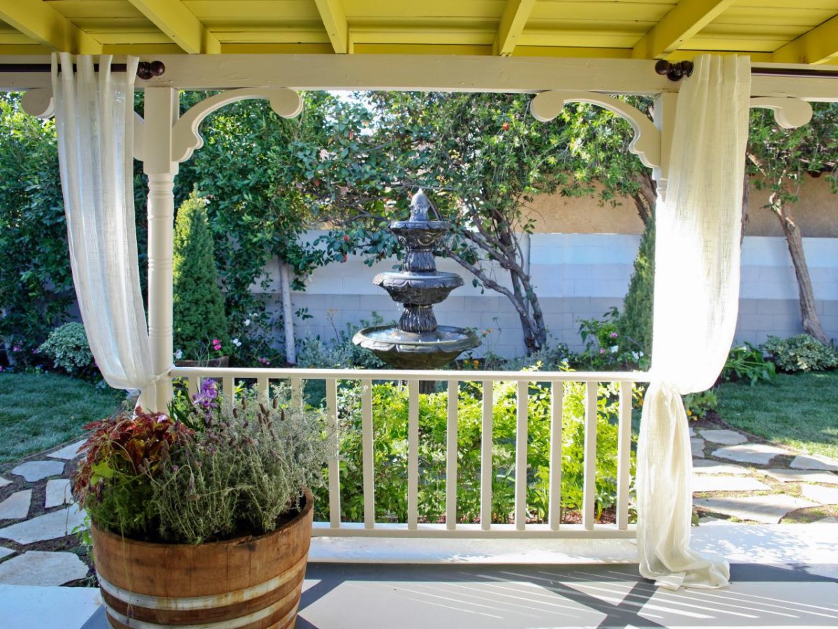 Шторы на веранду на даче