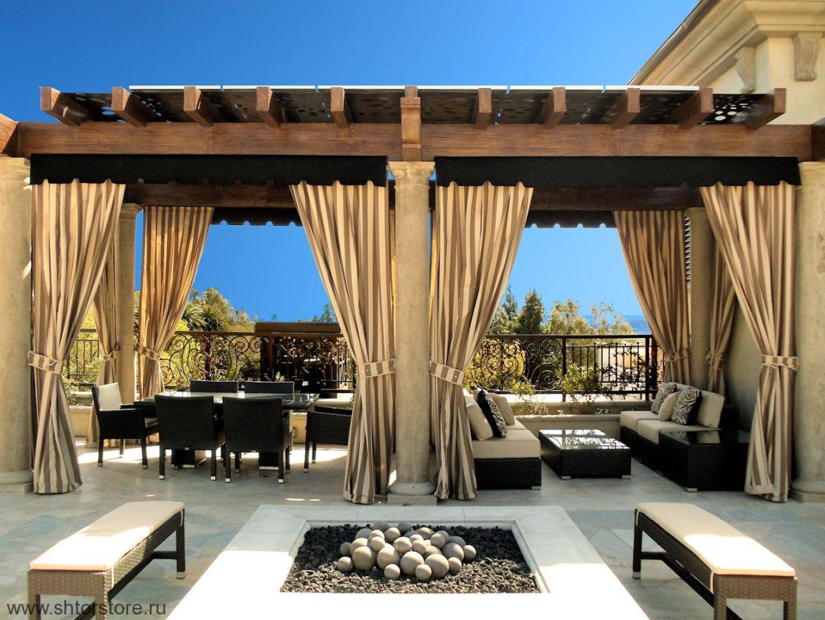 Беседка для дачи со шторками