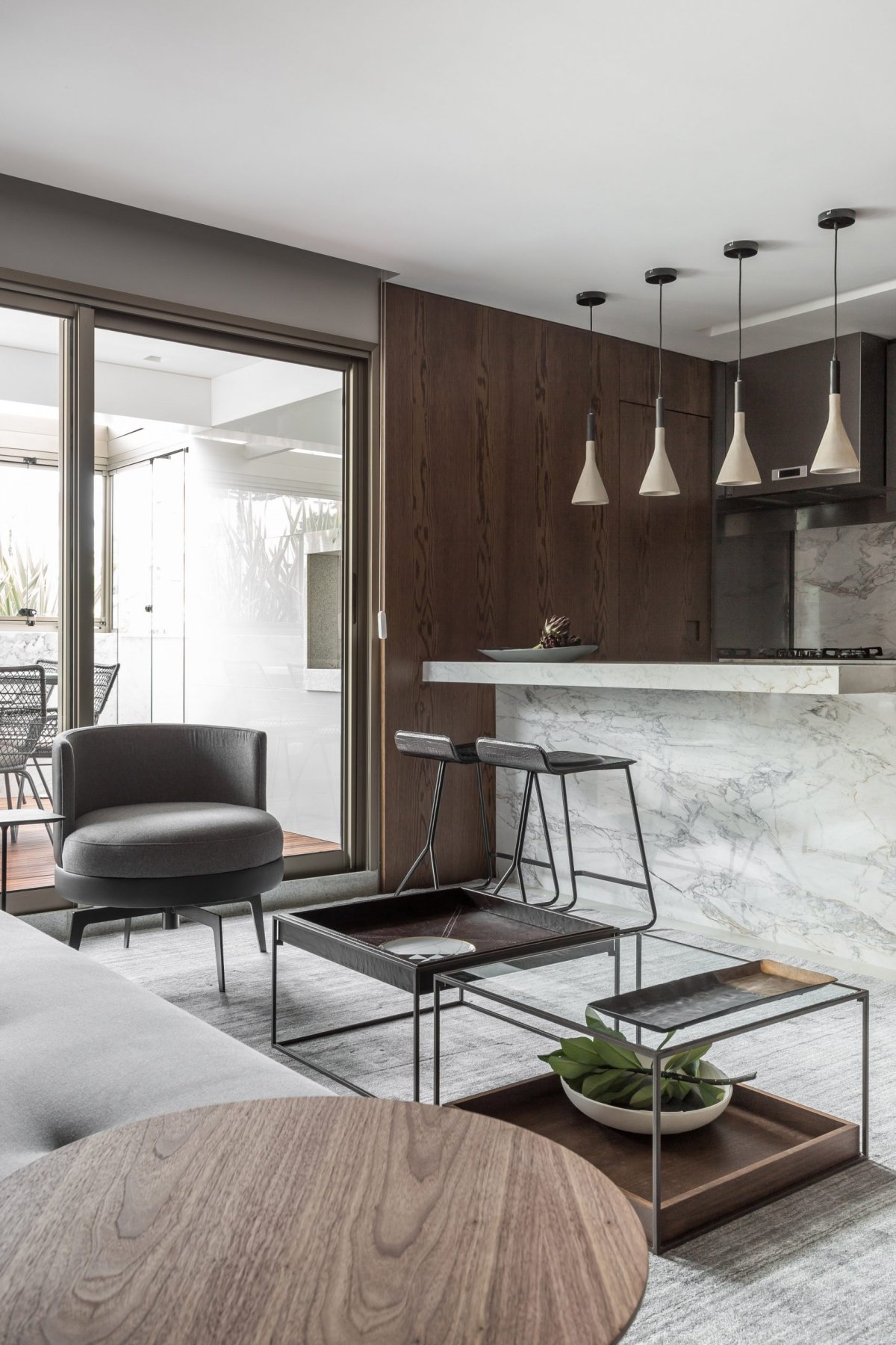 Мрамор и дерево в интерьере