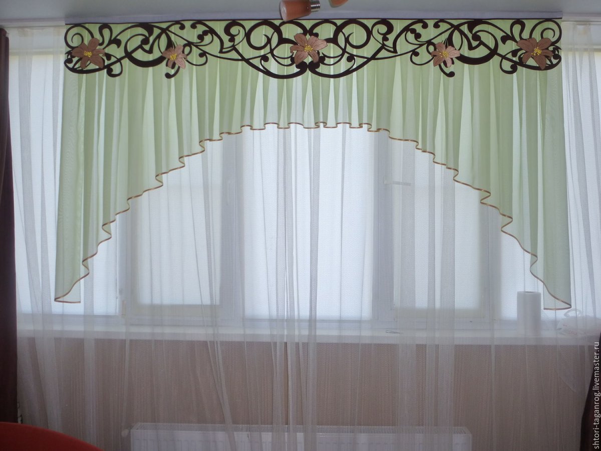 Шторы на кухню с балконной дверью