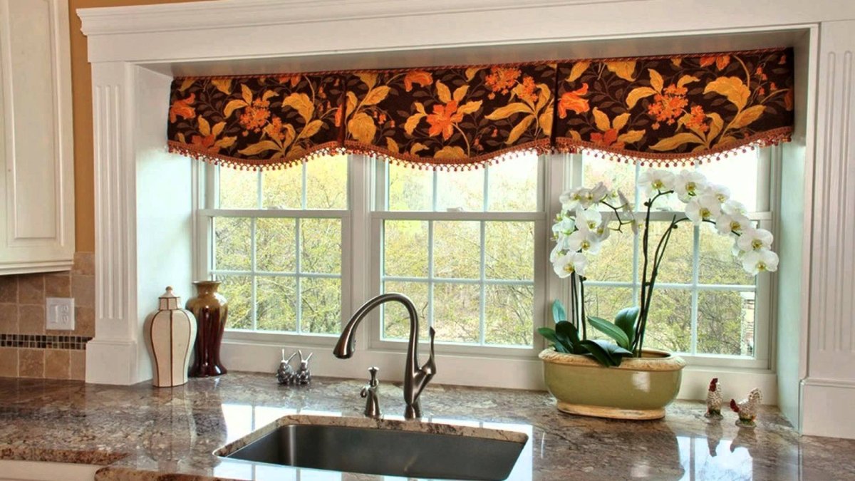 Шторы на эркерные окна в стиле Прованс