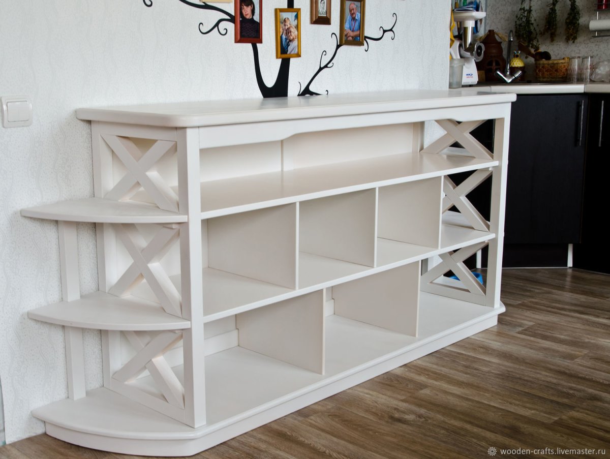 Красивые стеллажи из дерева