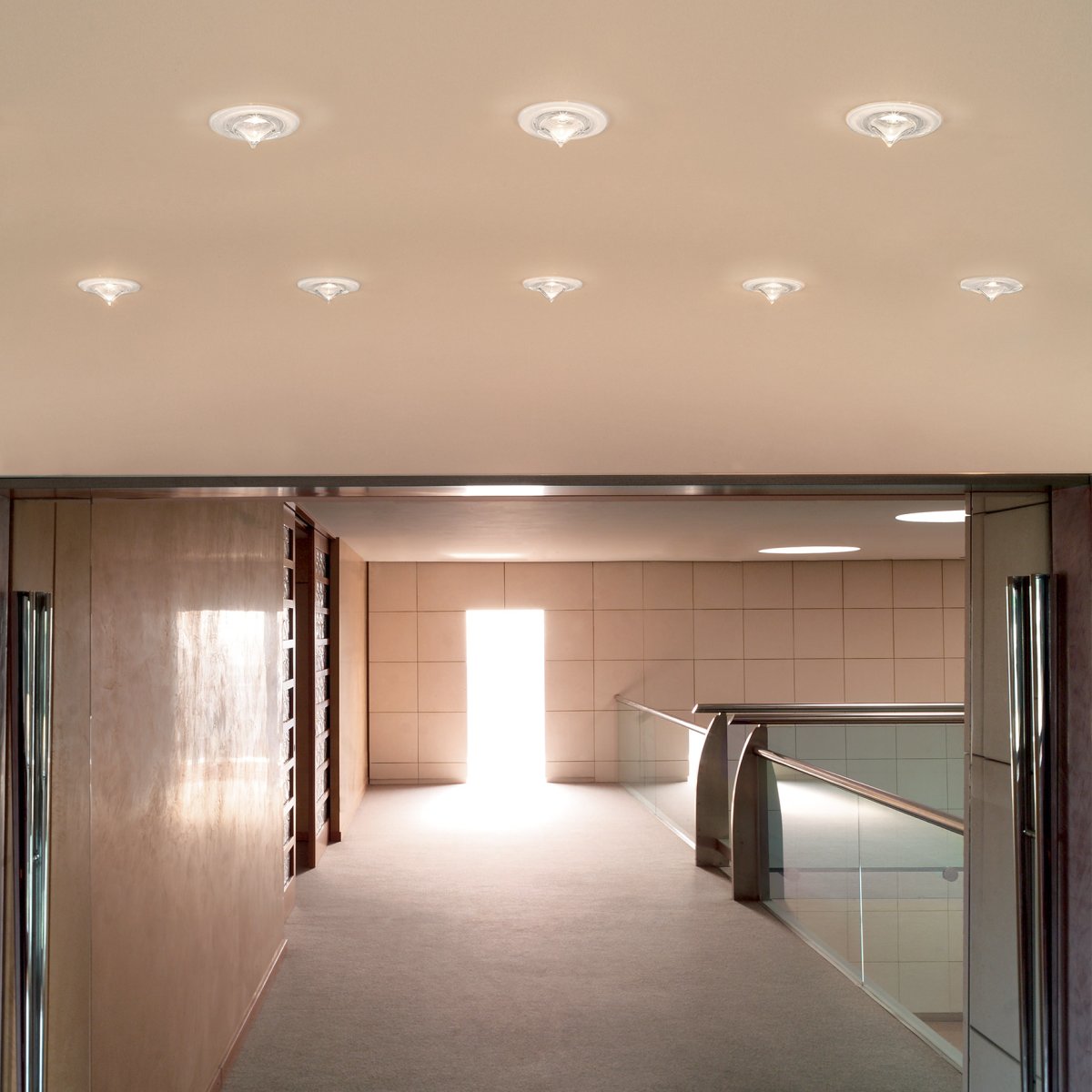 Встроенные споты в интерьере