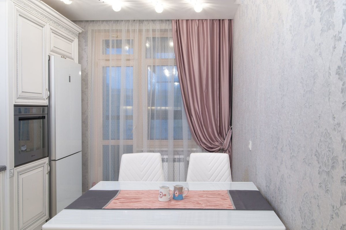 Карниз потолочный в интерьере