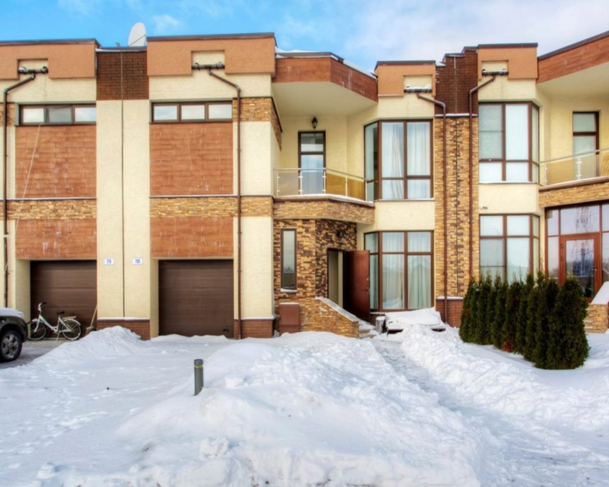 Таунхаусы ступенькой