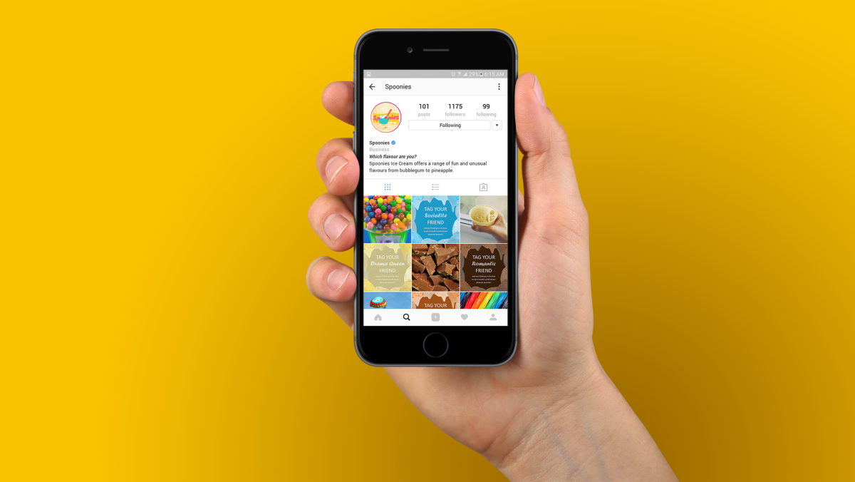 Телефон в руке