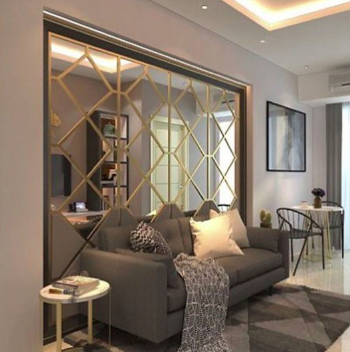 Зеркальная плитка в обеденной зоне