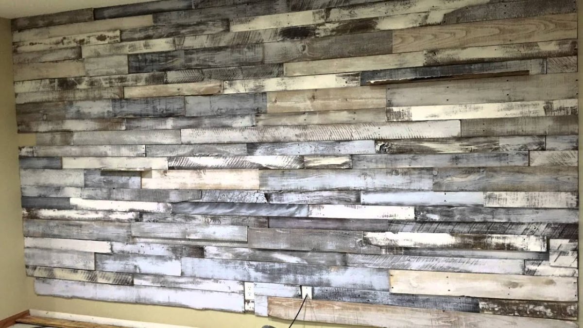 Отделка стен поддонами