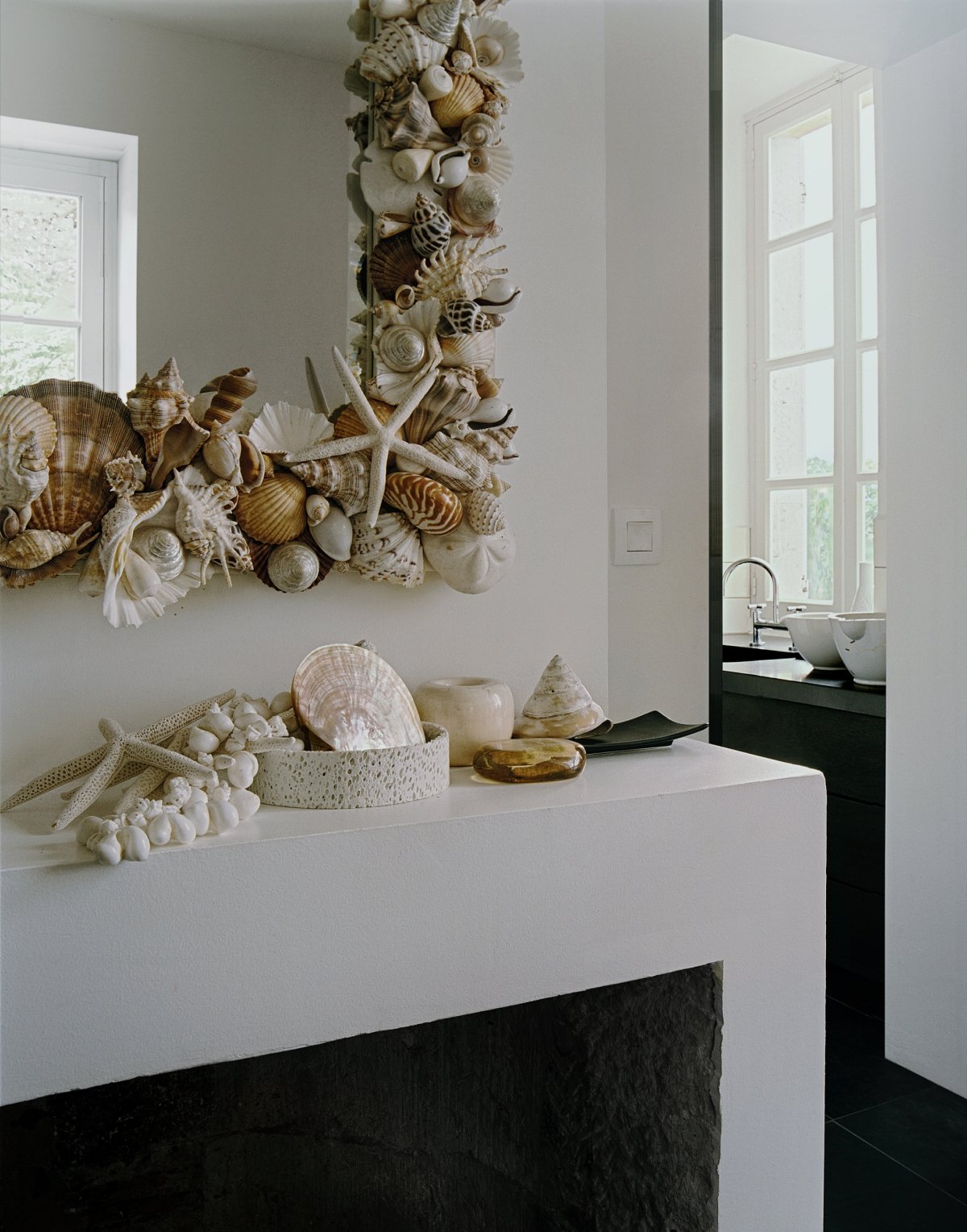 Панно из раковин