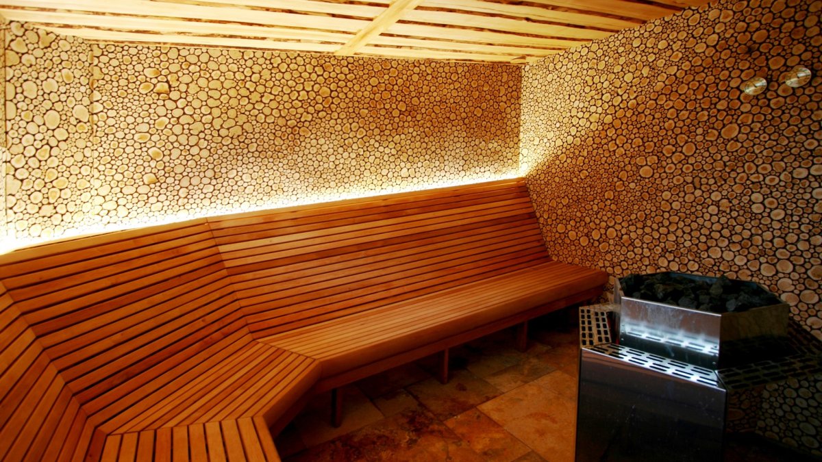 Отделка сауны можжевельником
