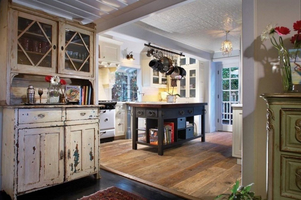 Буфет трехдверный Шато Кантри Корнер