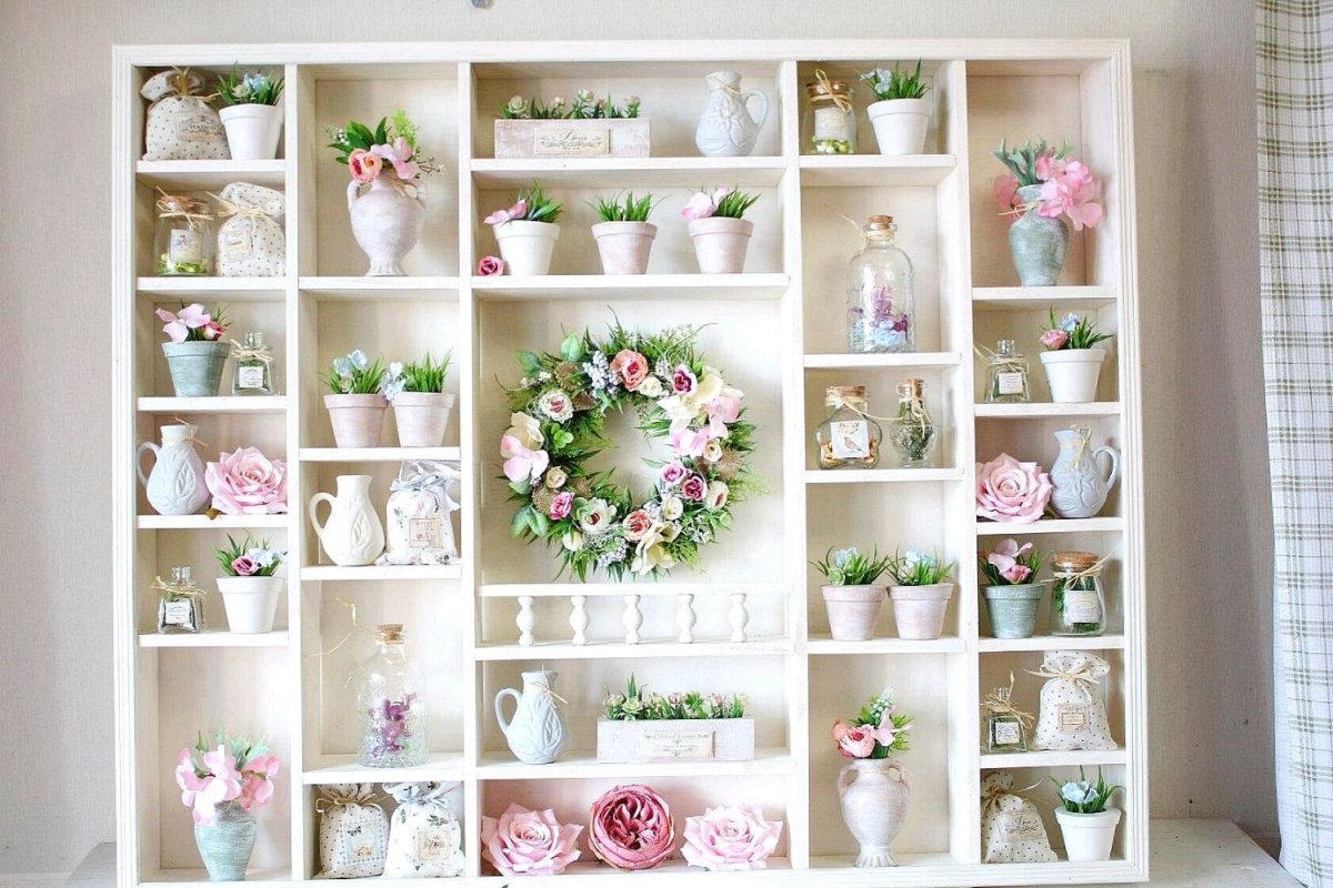 Декор стеллажа