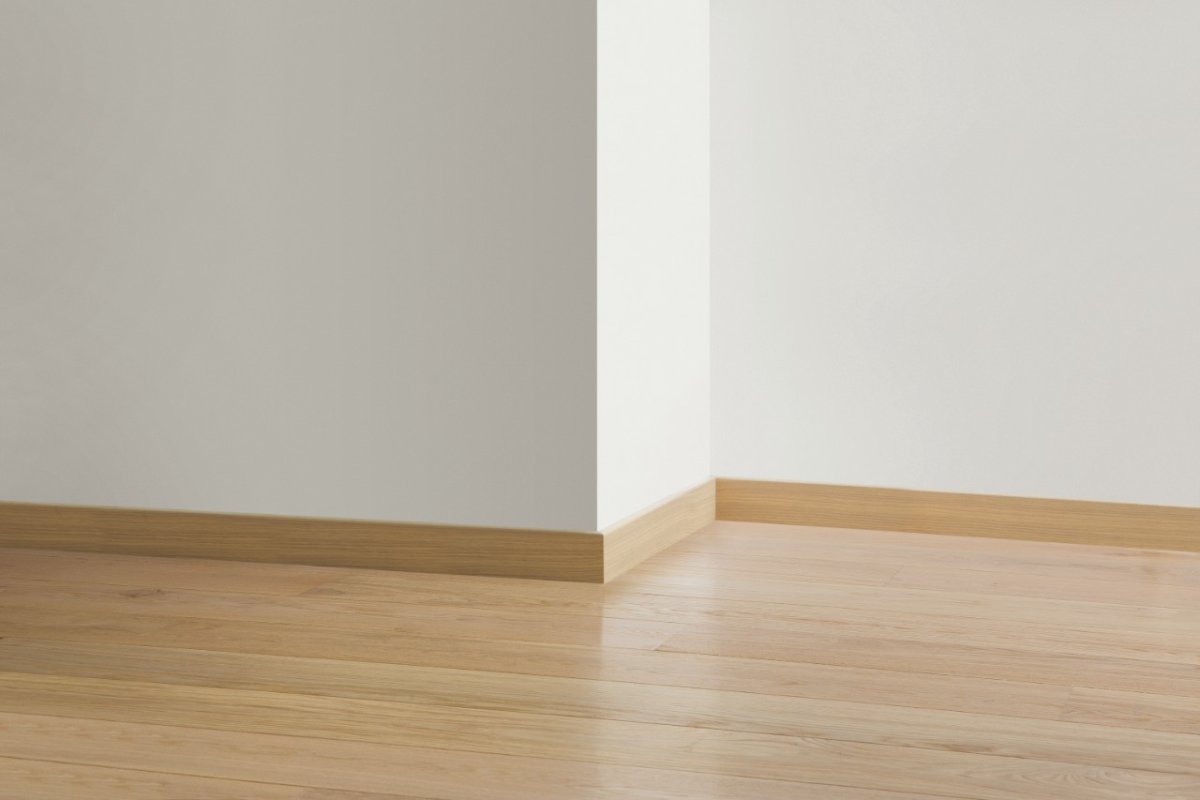 Плинтус Vynaflex Wood Skirting