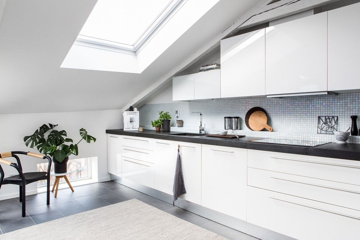 Вытяжка кухни в мансардной