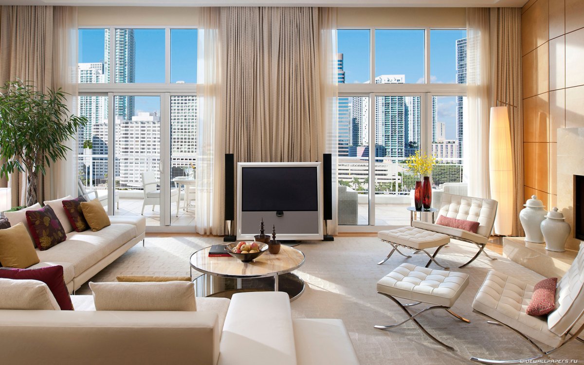 Гостиная столовая с панорамными окнами