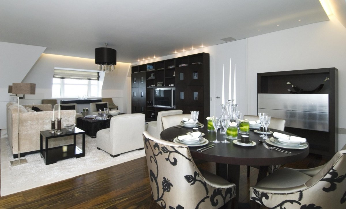 Столовая комната в доме