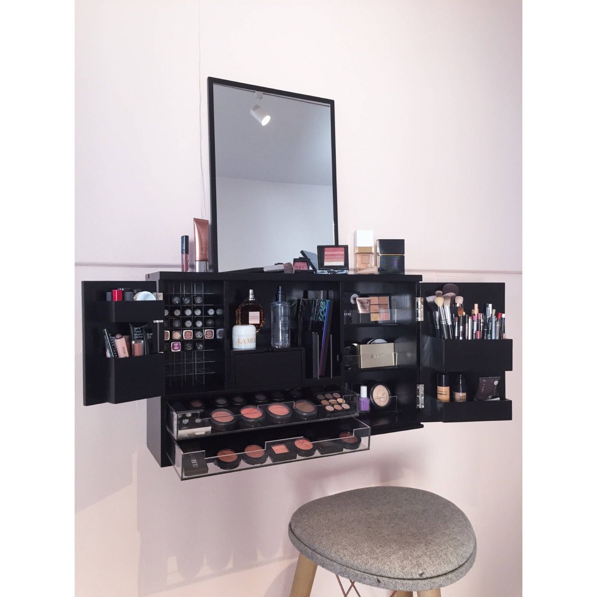 Комната визажиста