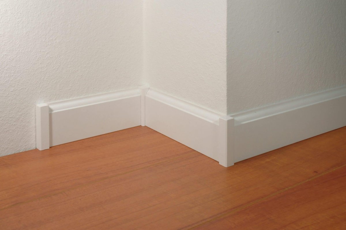 Электрические розетки и молдинги