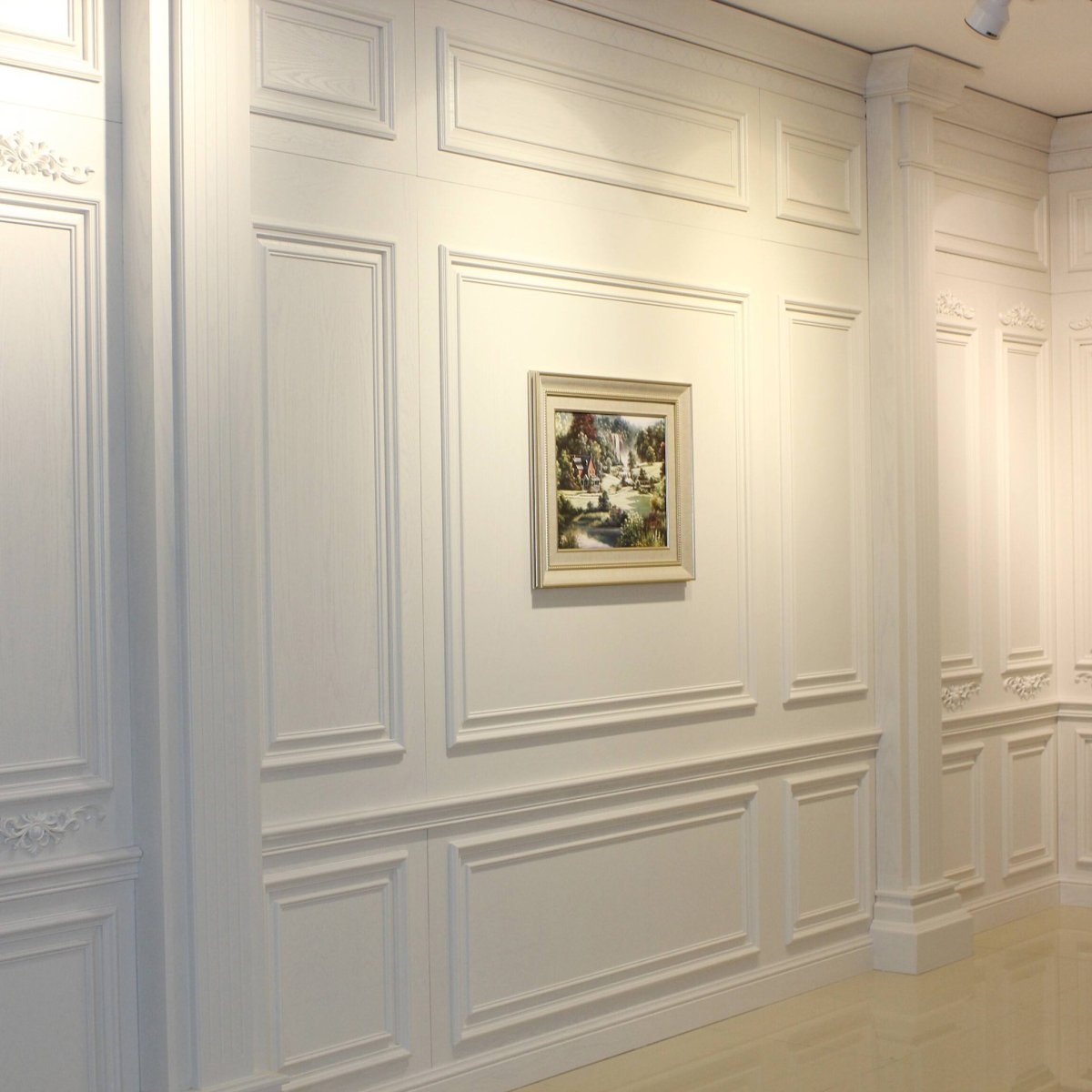 Отделка стен плинтусами