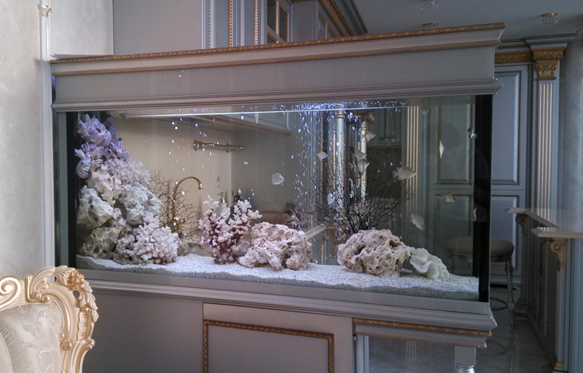 Аквариум в греческом стиле