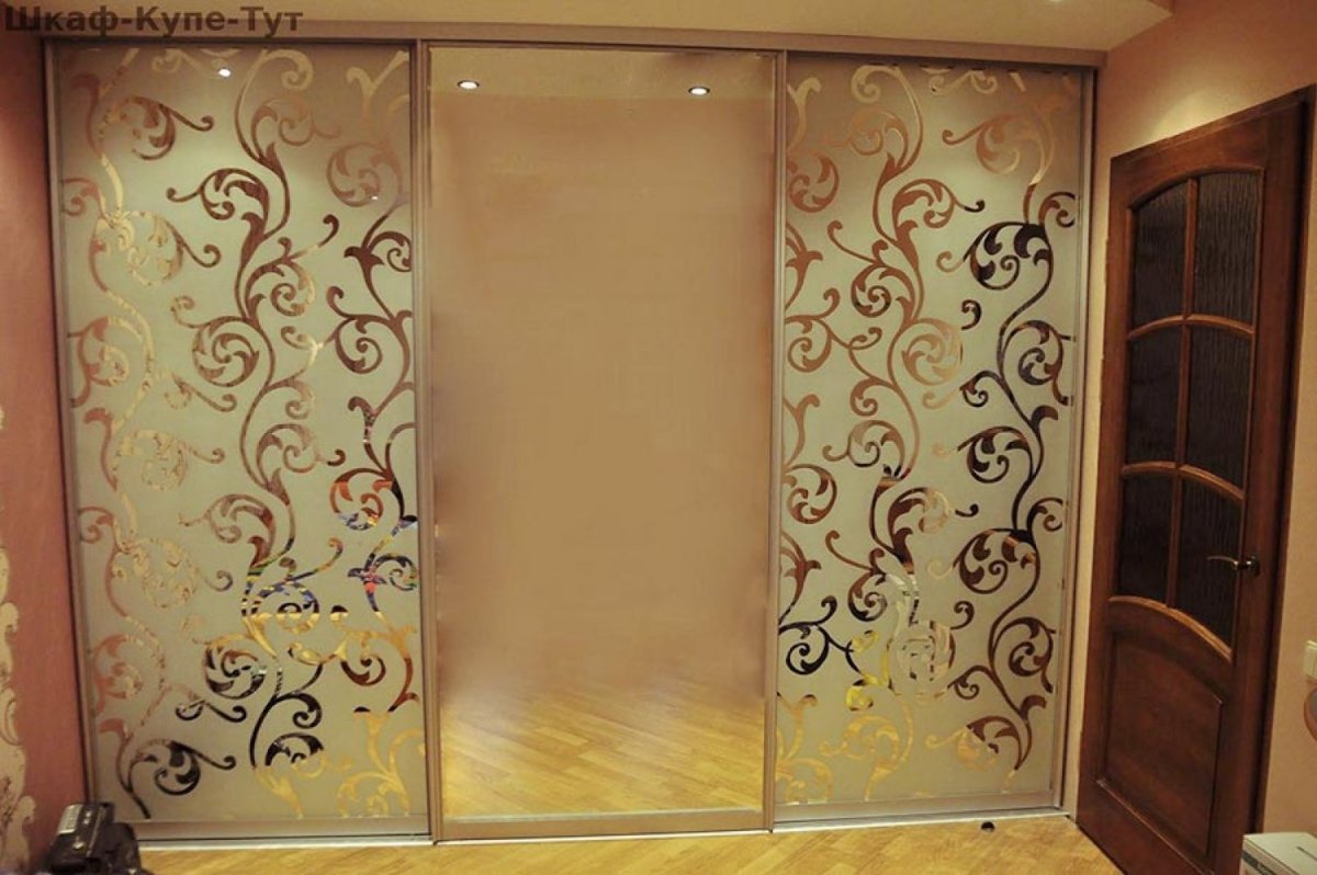 Пескоструй на зеркале