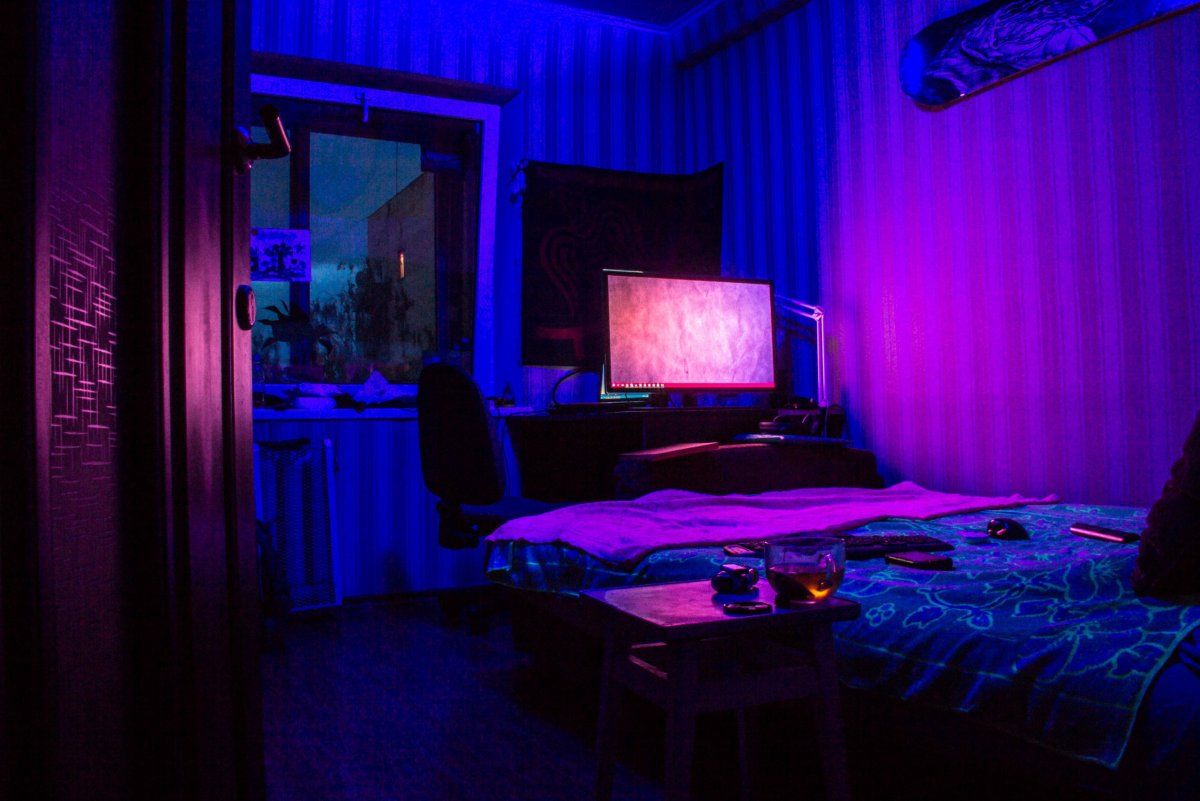 Комната в ультрафиолете